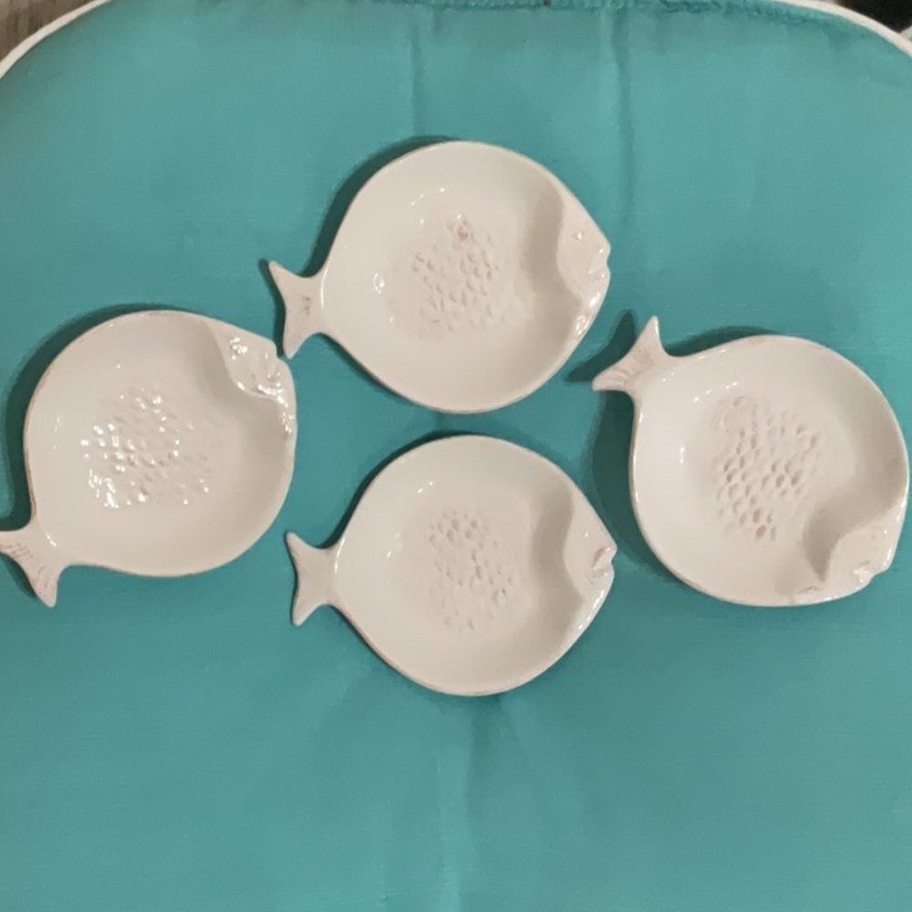 NWOT Set of 4 Fish Dipping Sauce Bowls